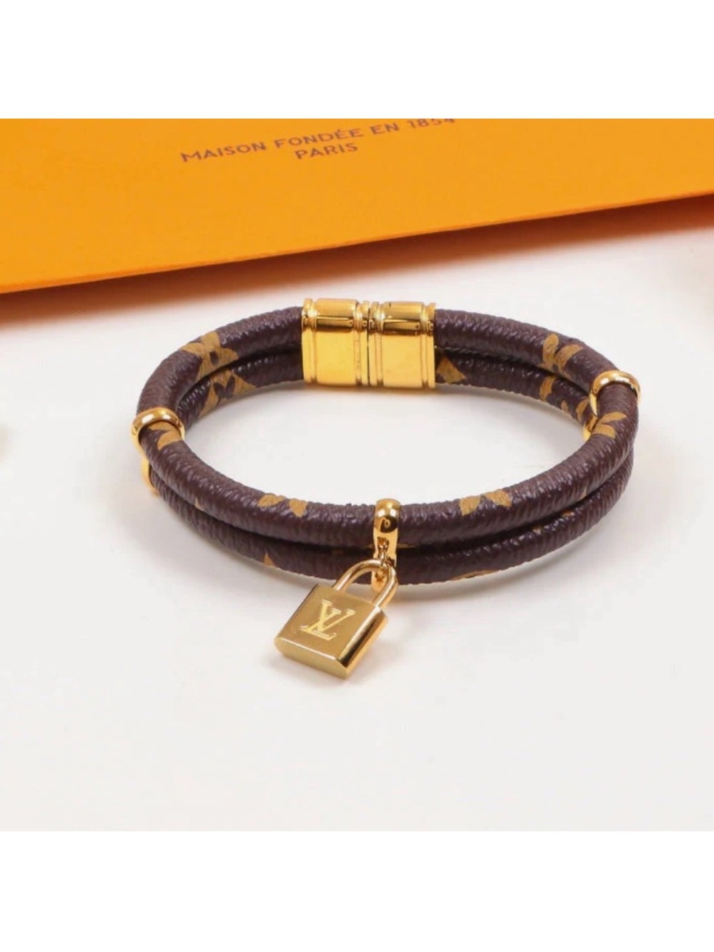 💕MAGNETIC BANGLES LUX BOUTIQUE 💕